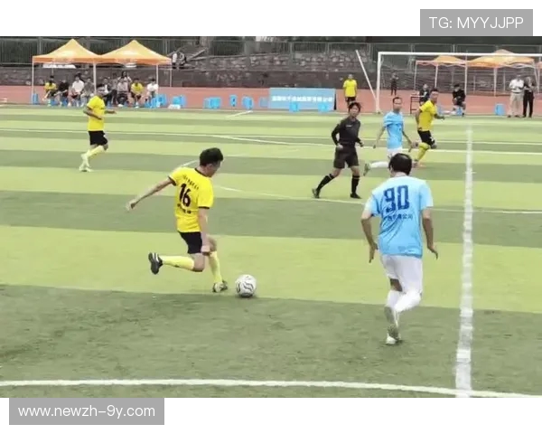 九排观球热情似火共燃绿茵激情见证团队荣耀与青春梦想